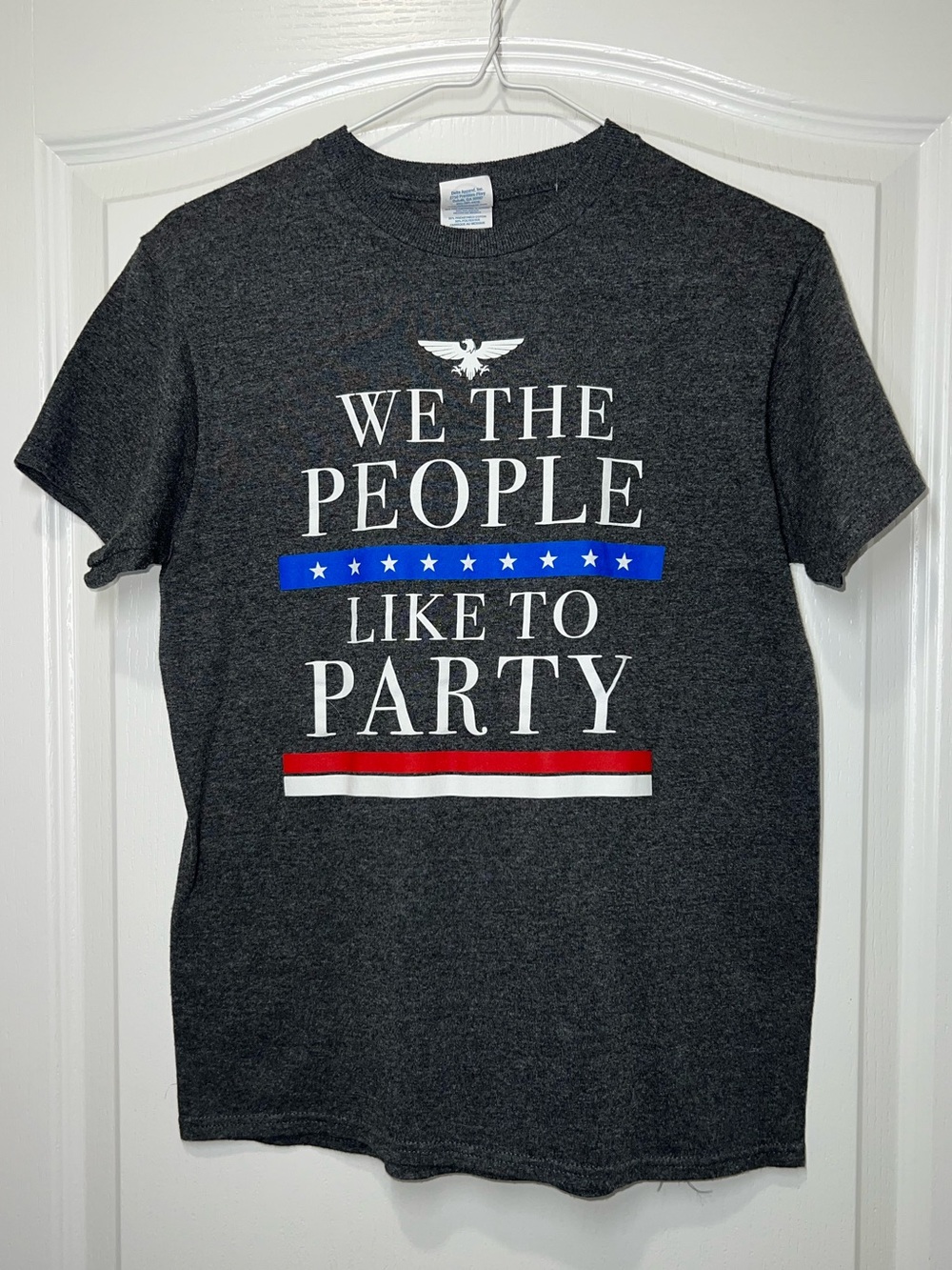 Delta Patriotic Graphic T-Shirt “We The People Like To Party” Women’s Size Small